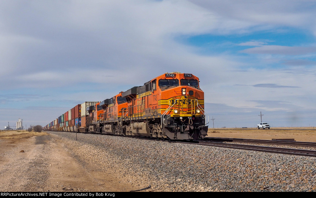 BNSF 7743 leads eastbound stacks at Umbarger, TX